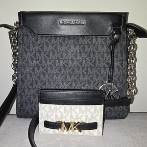 Michael Kors Graham North Messenger BlackBag W/ Card Wallet